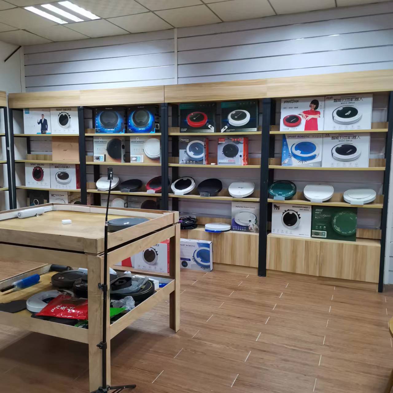 Робот-пылесос, распыляющий воду робот-подметальщик «четыре в одном» (трансграничная электронная коммерция)