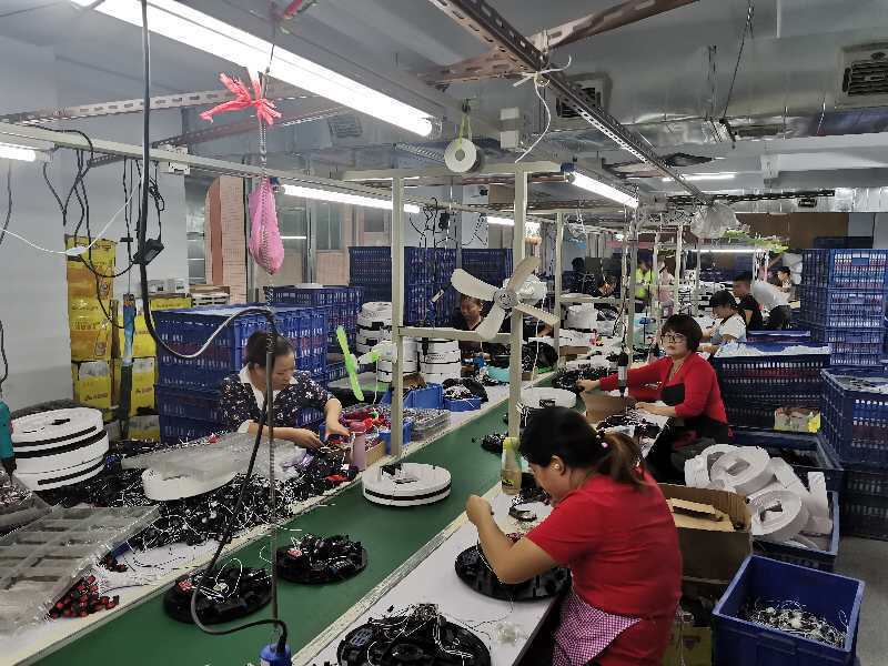 Робот-пылесос, распыляющий воду робот-подметальщик «четыре в одном» (трансграничная электронная коммерция)