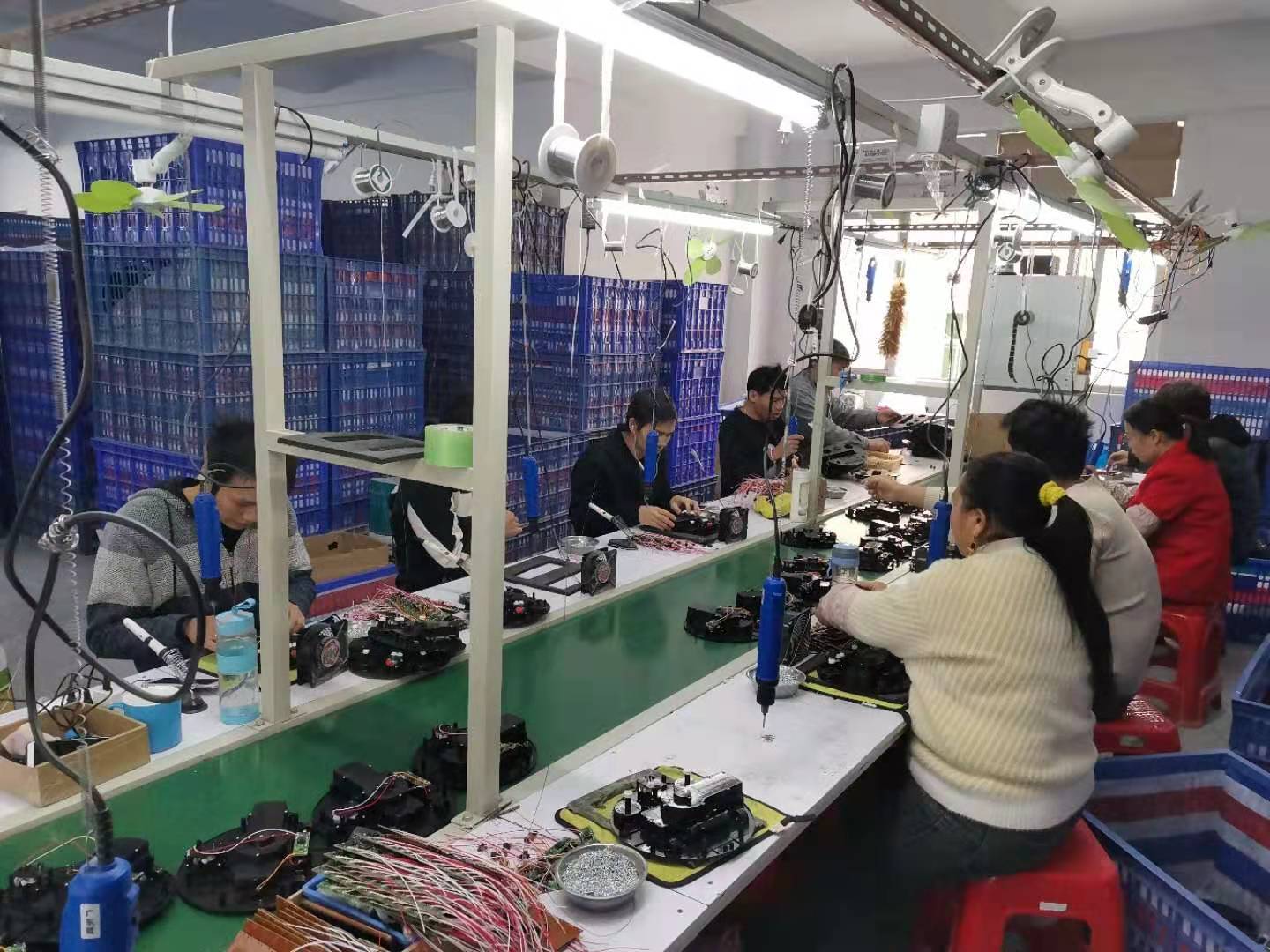 Робот-пылесос, распыляющий воду робот-подметальщик «четыре в одном» (трансграничная электронная коммерция)